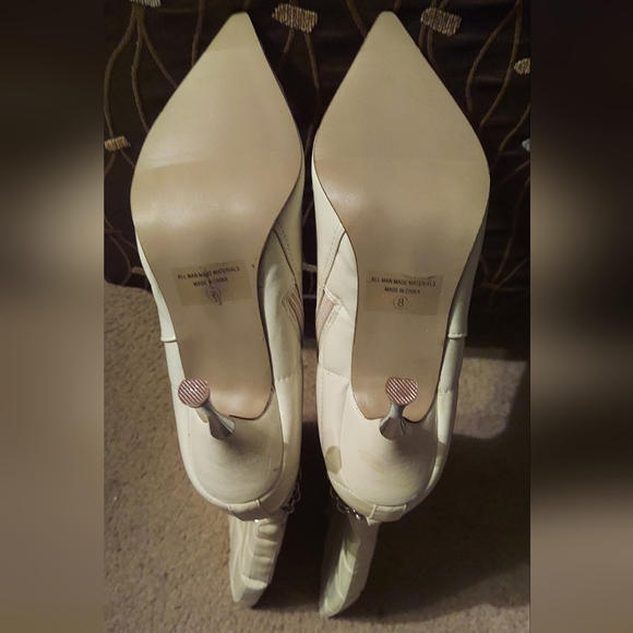 Crème Colored Boots - Picture 5 of 6
